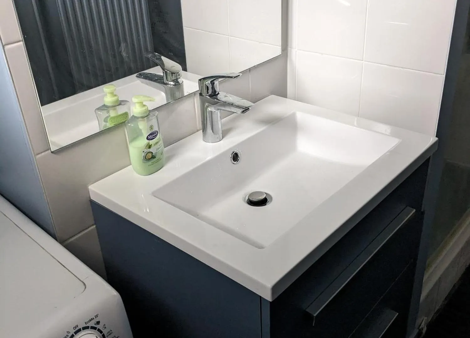 Chambre Confortable Au Calme Et Proche Du Centre-Ville De Lyon Homestay